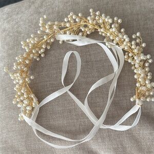 Elegant Gold and White Pearl Headband
